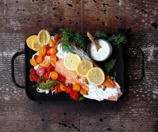 Gerookte zalm met frisse dille saus