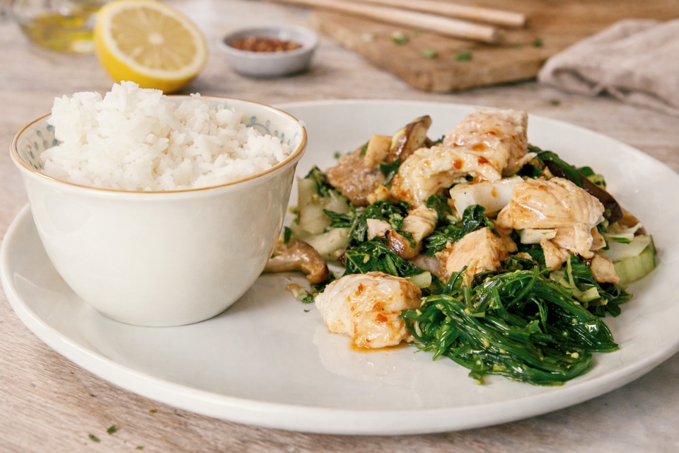 Oosterse Wok van Vismix met Paksoi en Wakame