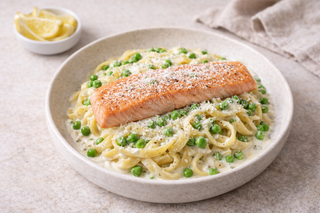 Zalmfilet met Tagliatelle, Room & Erwtjes