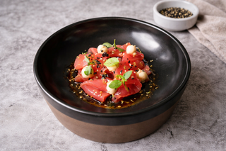 Tonijn Sashimi Deluxe met Ponzu, Venkel & Peterselie Olie